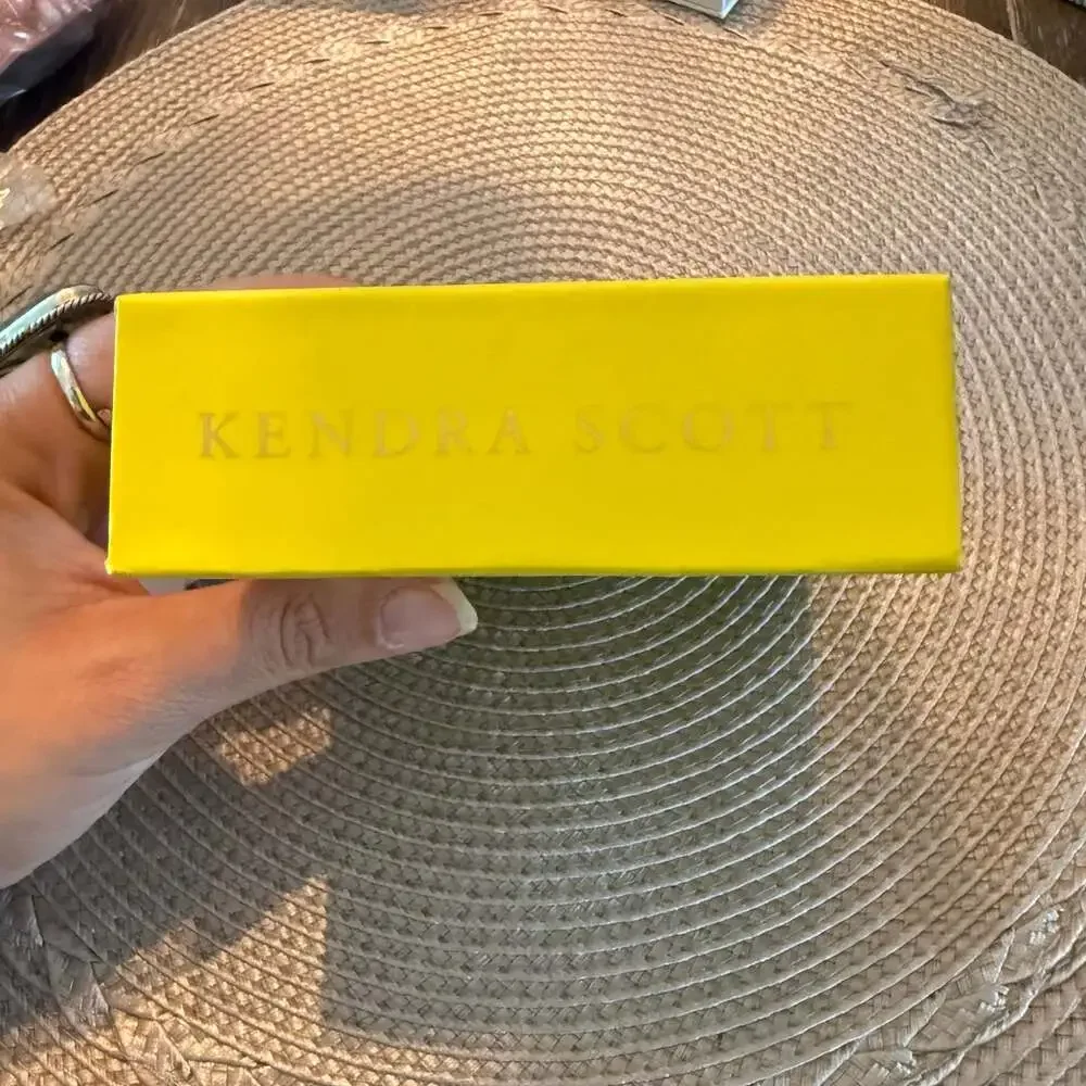 Kendra Scott kendra scott